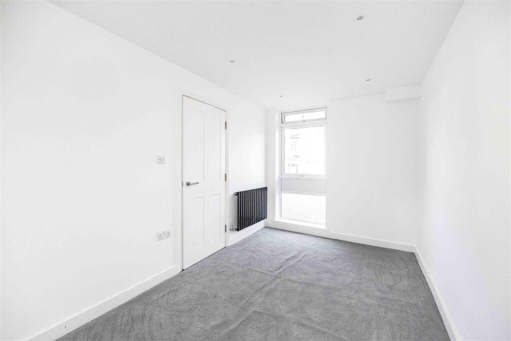 The Highams, 29a Forest View Road -002.JPG