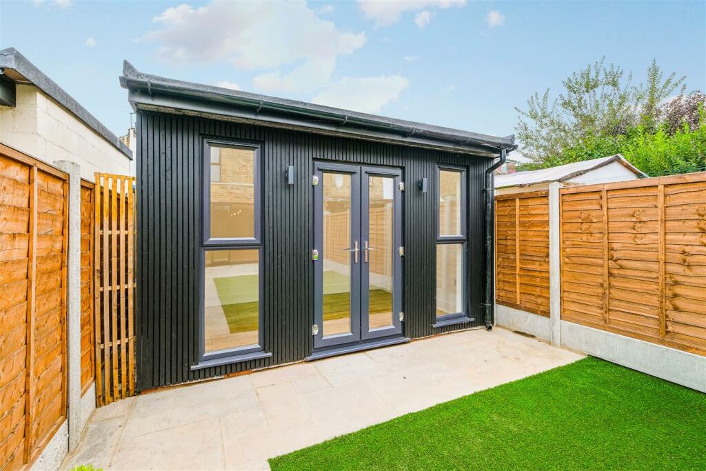 69 Marten Road-38.jpg