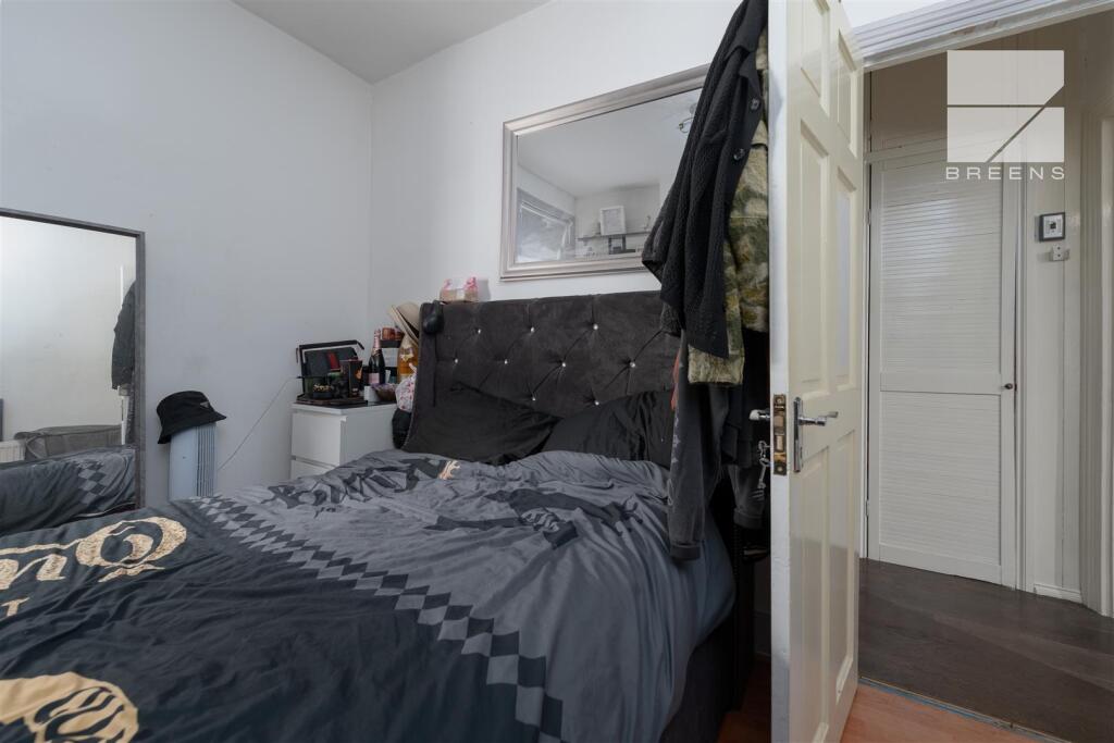 26 Leasownes Road_0033.jpg