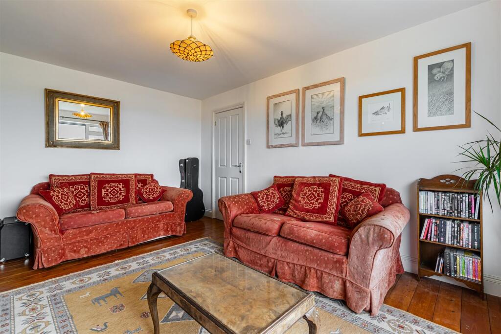 A26 - 12, Charleton Way, Kingsbridge - 251010.jpg