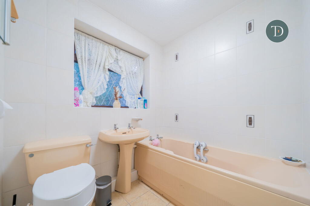 Silverbirch Way, Whitby, Ellesmere Port, CH66