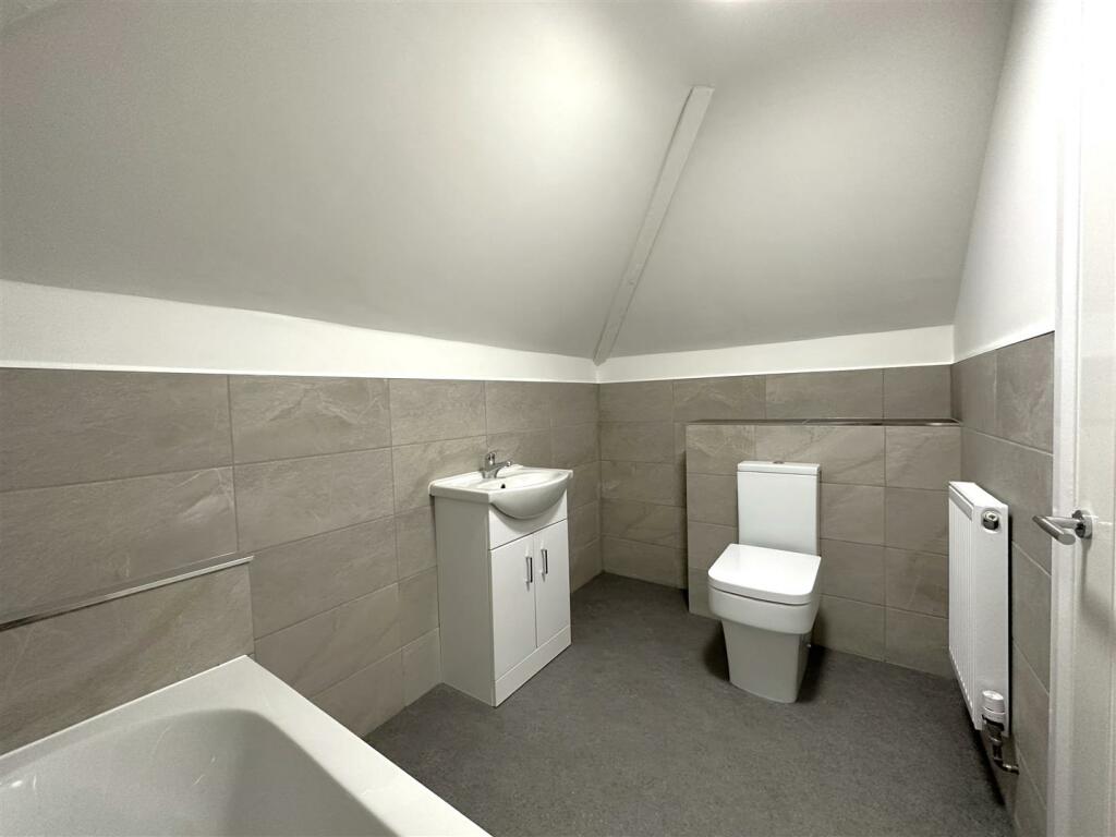 Bathroom 899