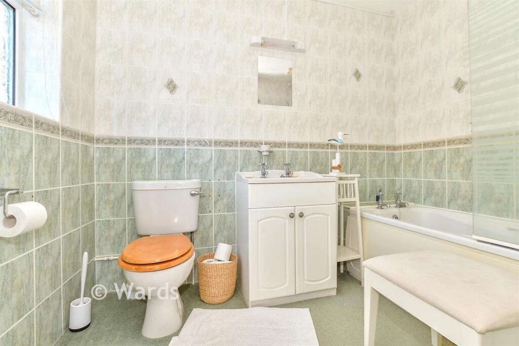 En-Suite Bathroom