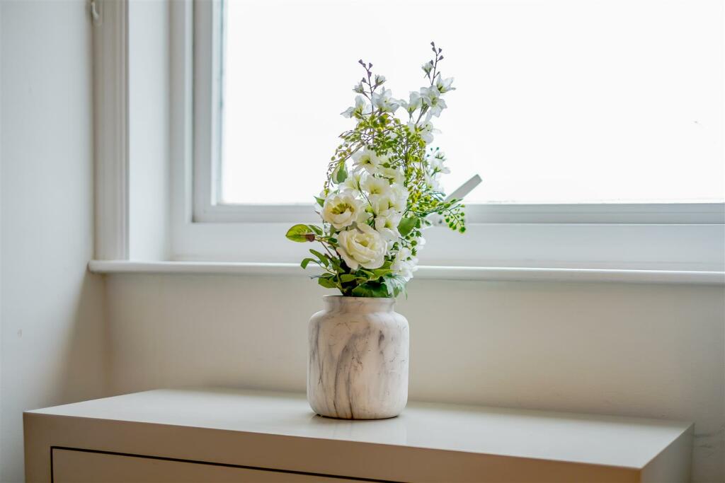 8447041-interior52.jpg