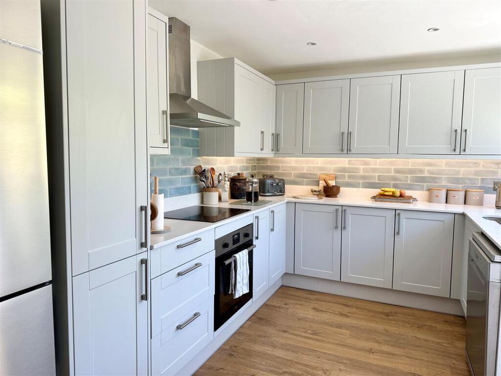 Kitchen 3.jpg