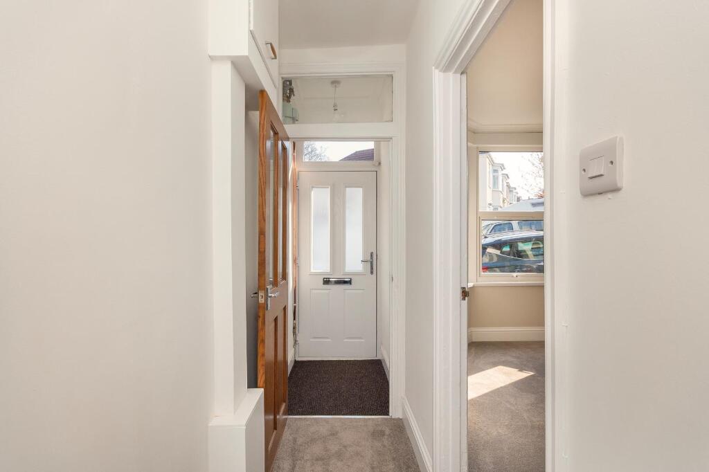 6C4HASG - Hallway B.jpg