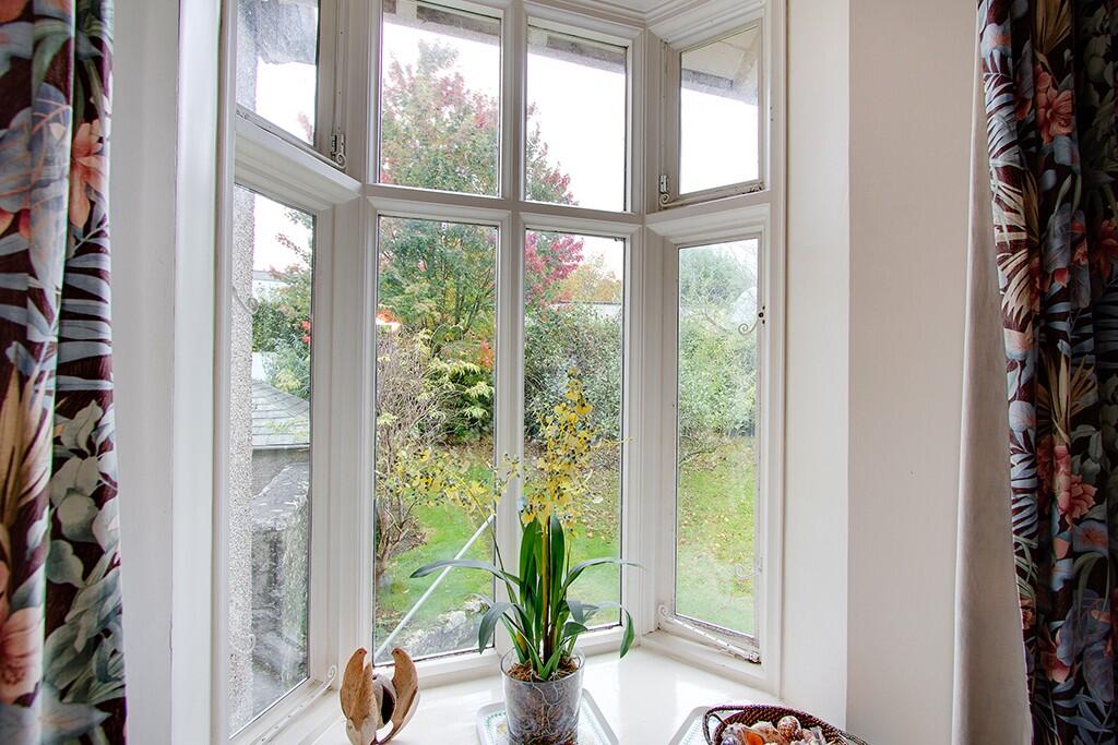 Landing window 