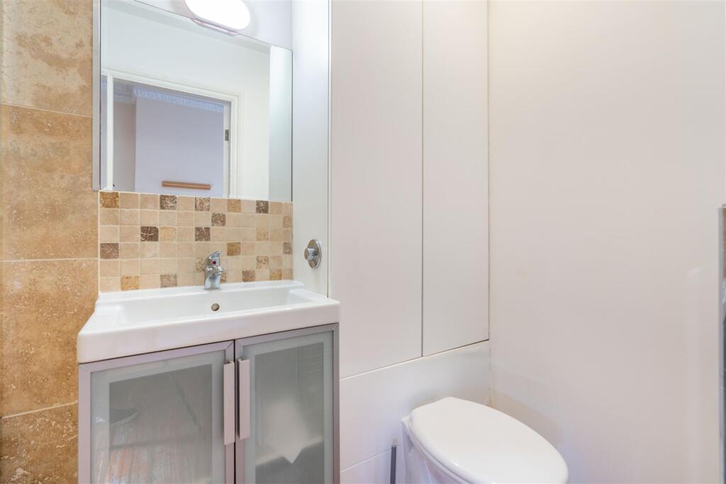 En-Suite for bedroom 4