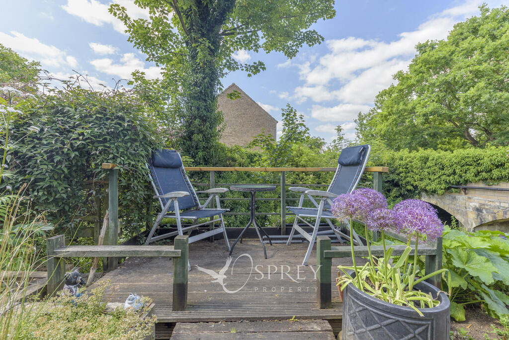 Decking Area of G...
