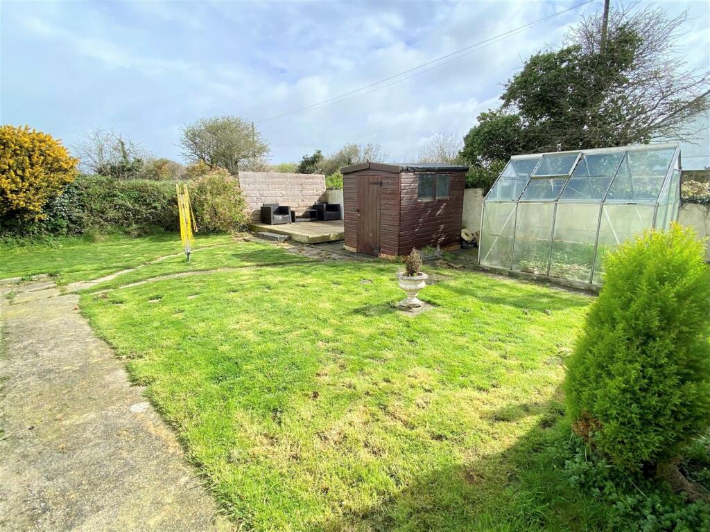 38 Quintrell Gardens Garden