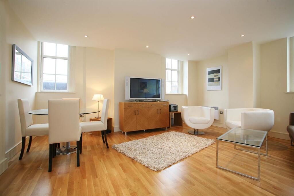 Reception room.jpg