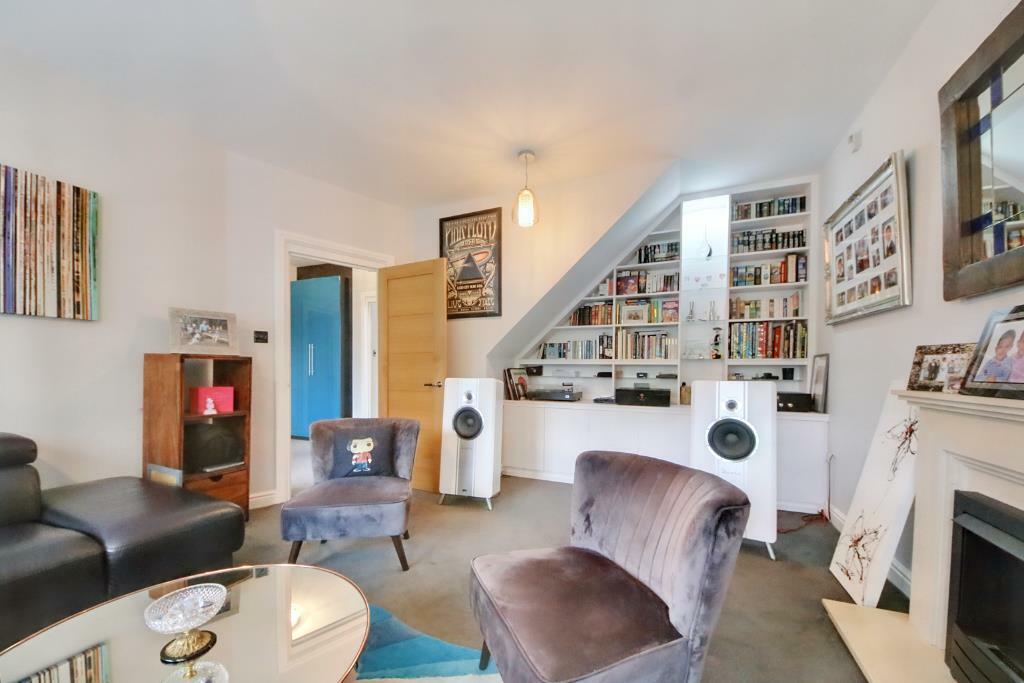 Living Room 2 .jpg