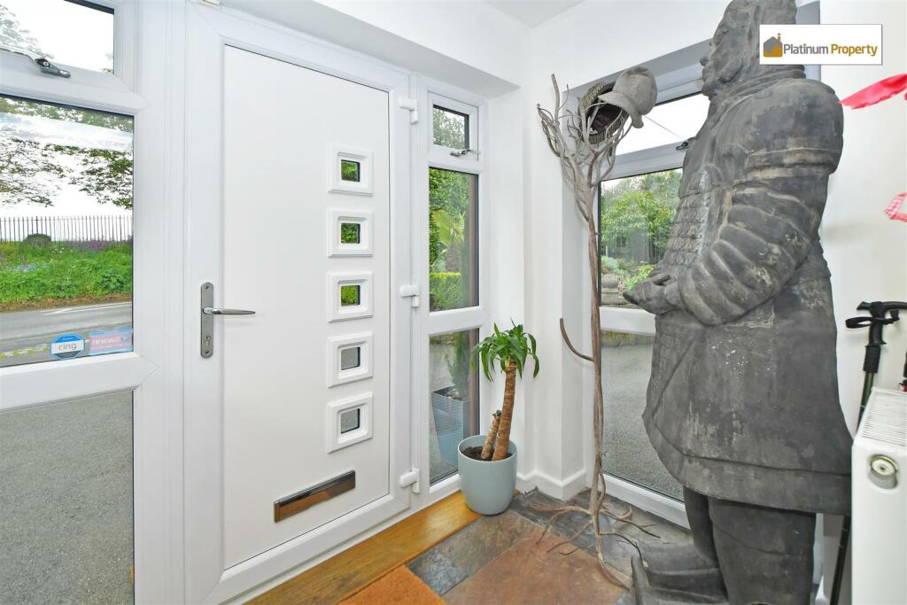 ENTRANCE PORCH