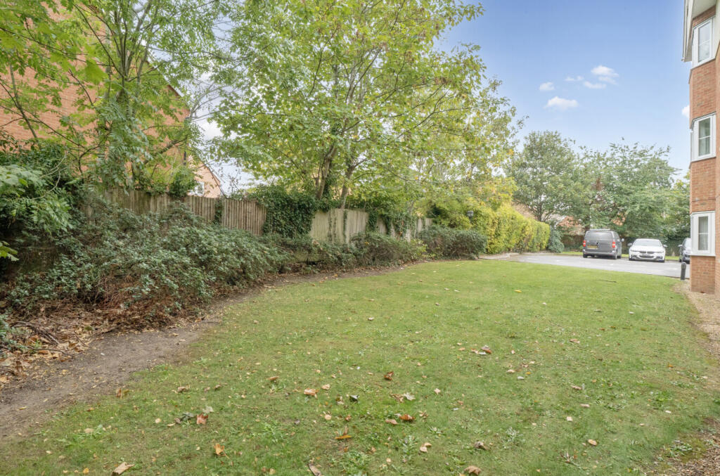 1365847-8-68ece3b...