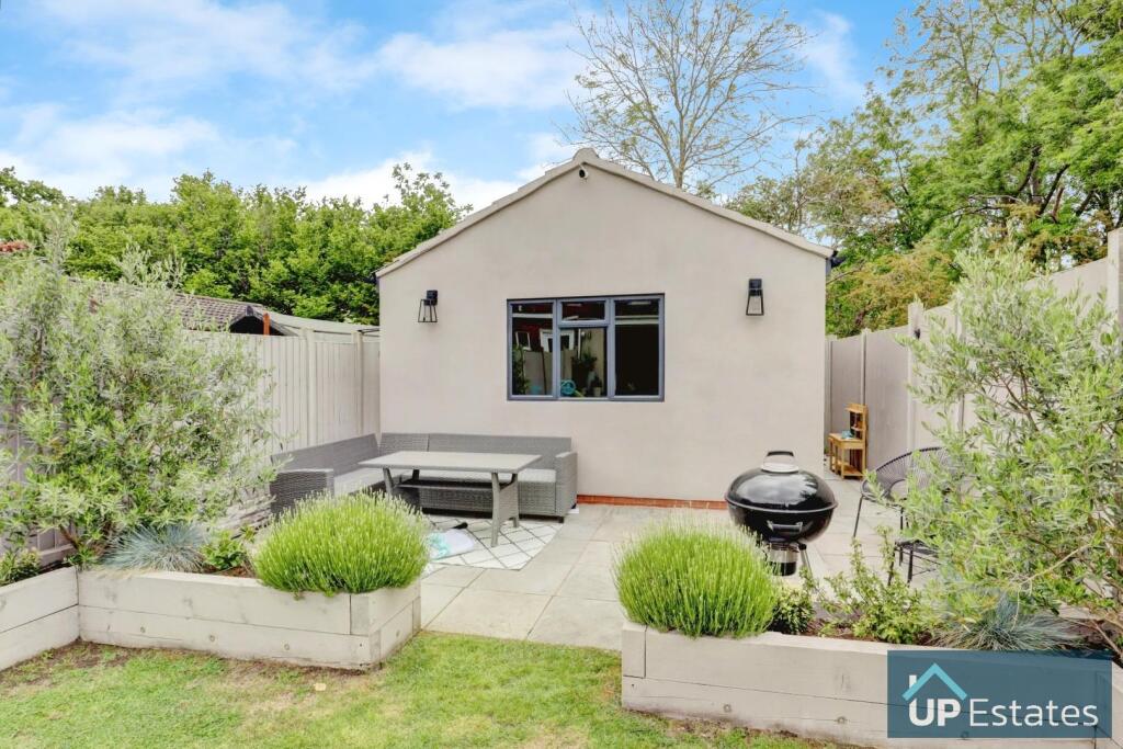 Rear Garden Garage
