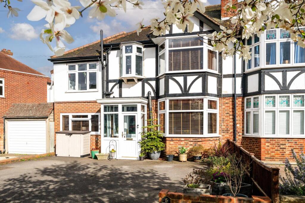 STONELEIGH AVENUE (20).jpg