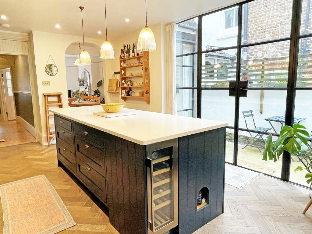 Kit/Breakfast Room