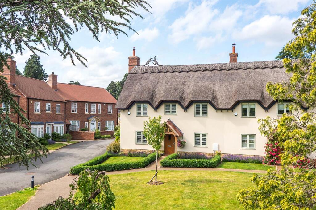 10 Shottery Green-46.jpg