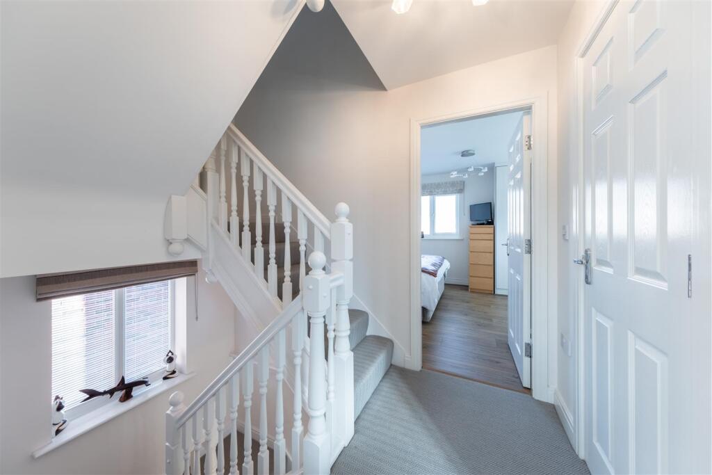 27 Shakerley Close-026.jpg