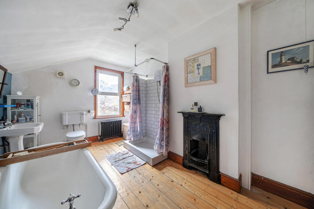 1395420-8-695cf40...