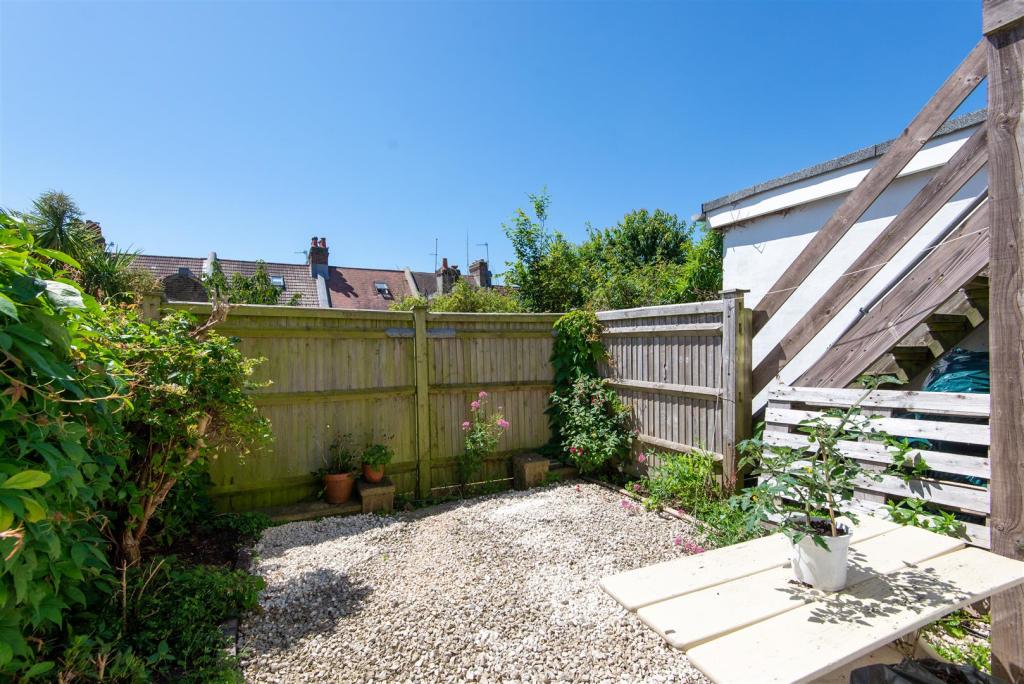 82Hythe-14.jpg