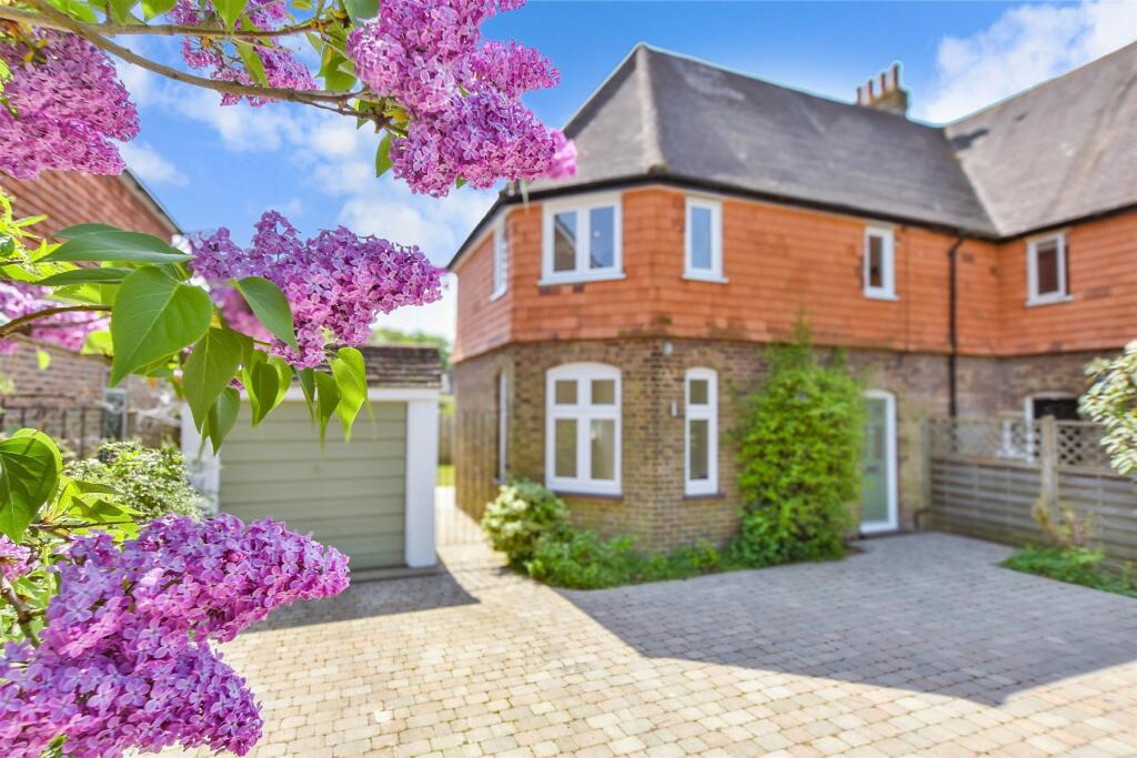 External Lifestyle Photograph