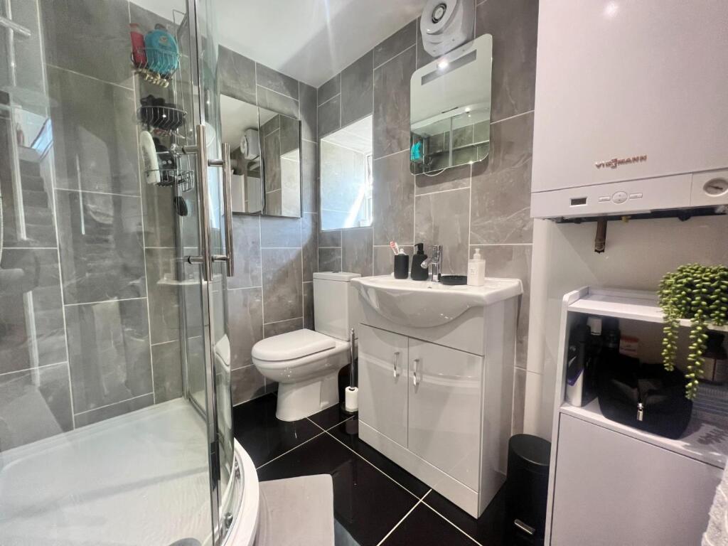 Barn conversion bathroom