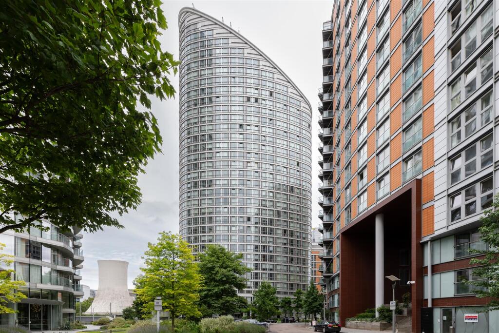 Fairmont Avenue, E14