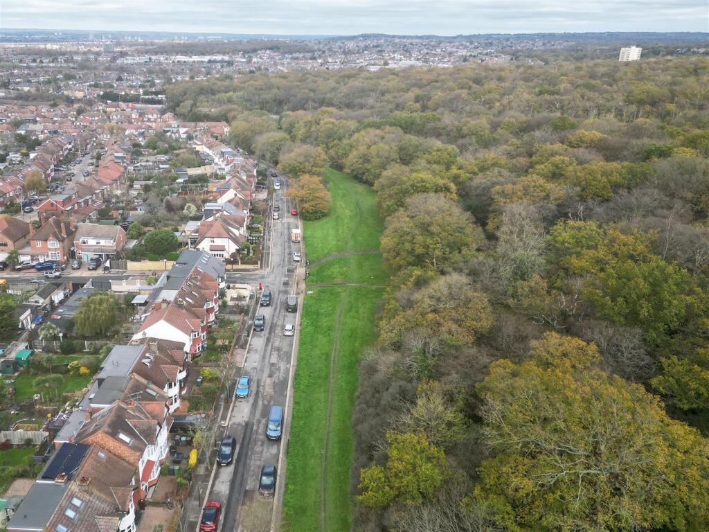 Beacontree Avenue, E17