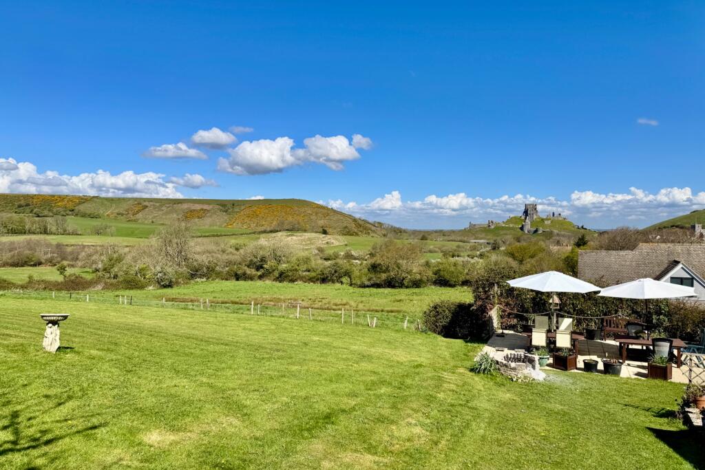 Garden &amp; View of Corfe Castle