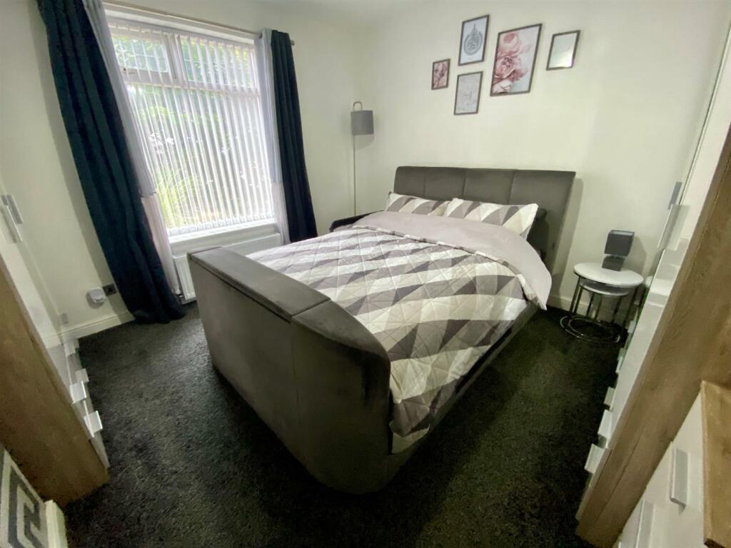 bed 1.jpg