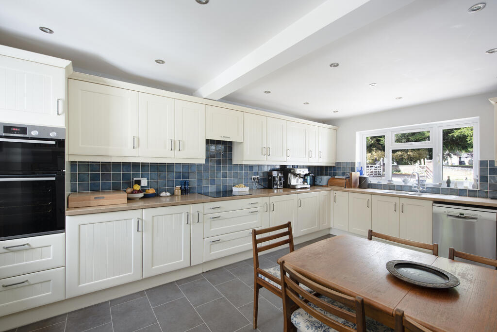 Kitchen/Breakfast