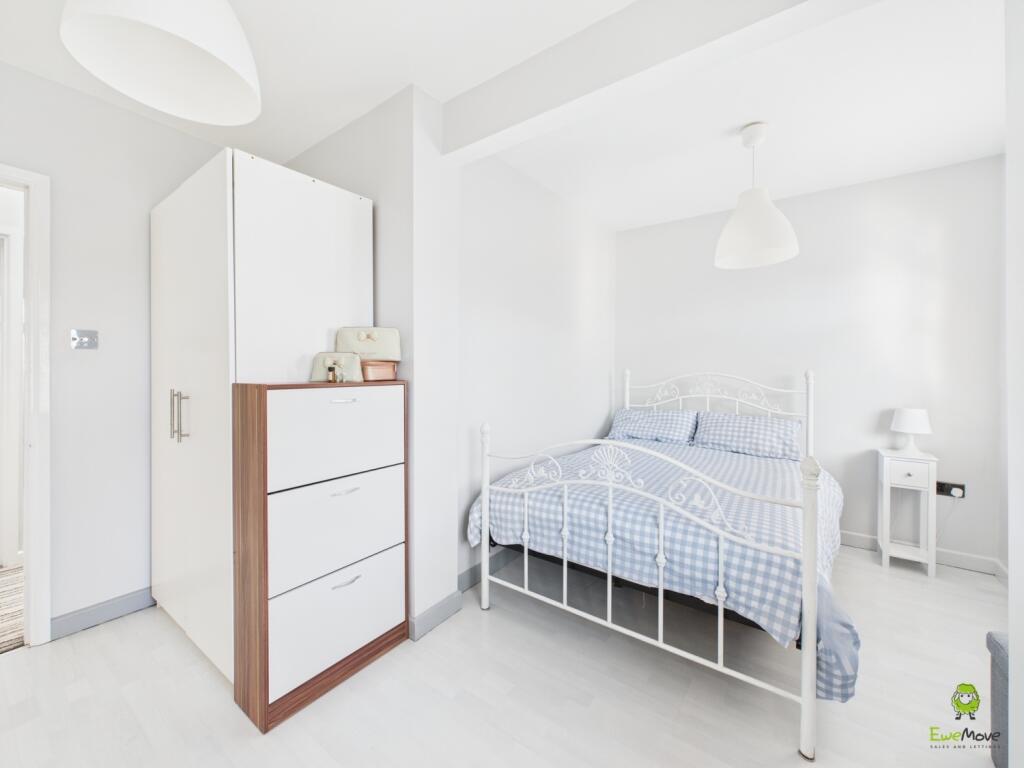 CAM04399G0-PR0046-STILL015