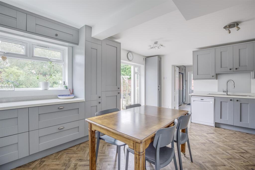 Shelana, Jubilee Road, HP13 5TP-9.jpg