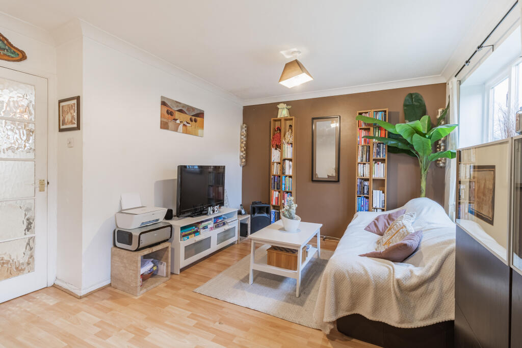 Morley-Road-Sutton-semi-detached-house-IMG_4949-HD