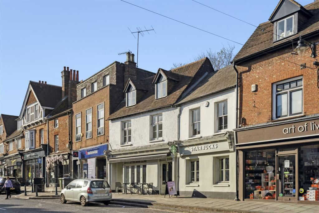 89897_76 Castle Walk(1).jpg