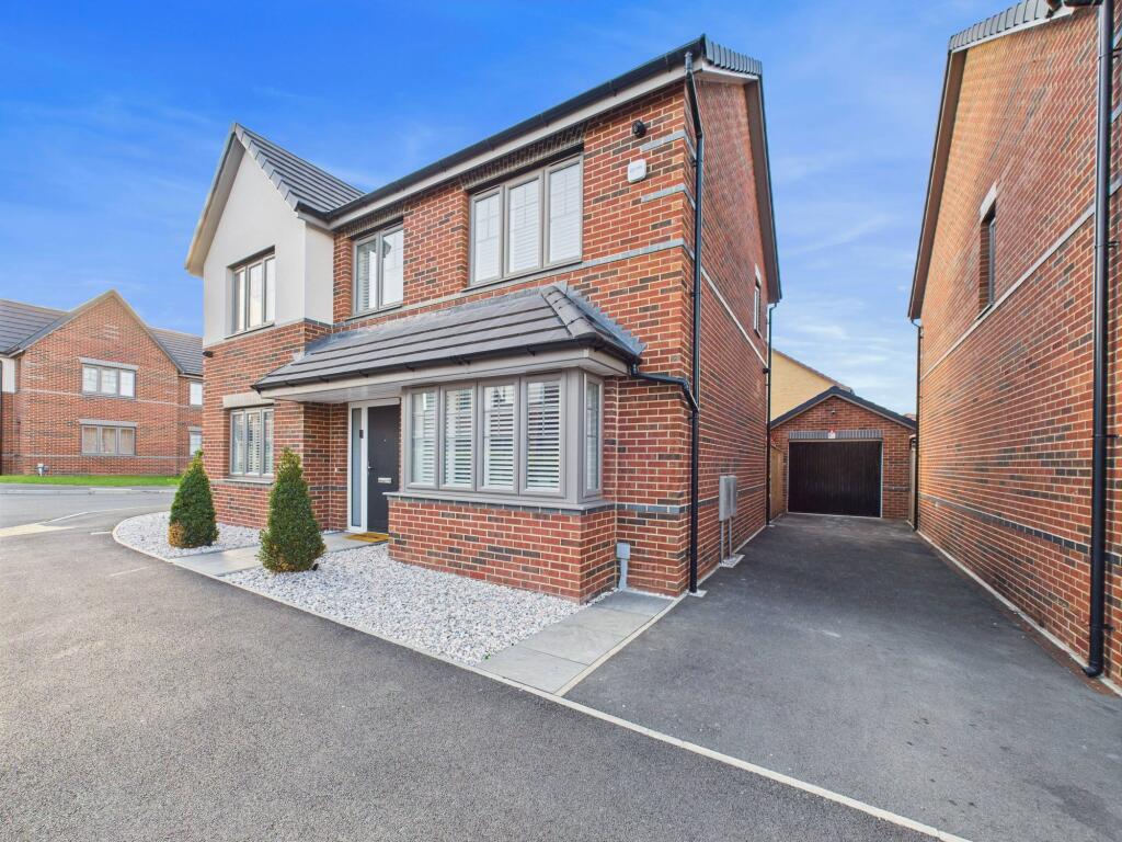 Private Driveway &amp; Garage