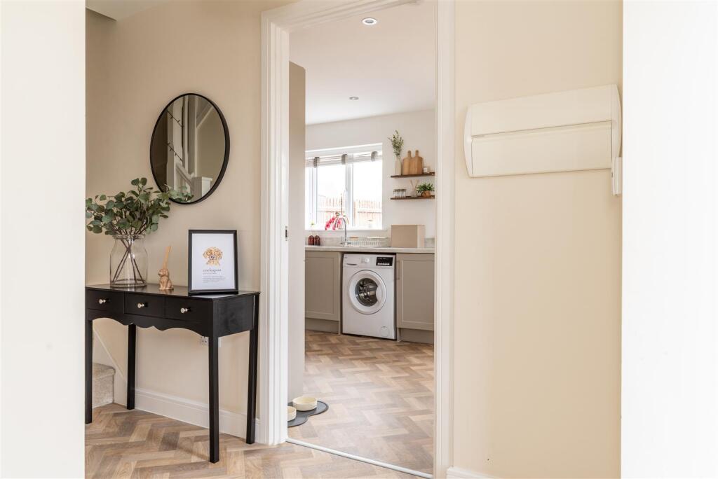 Hallway to Kitchen