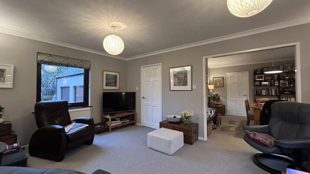 Living Room 1.jpg