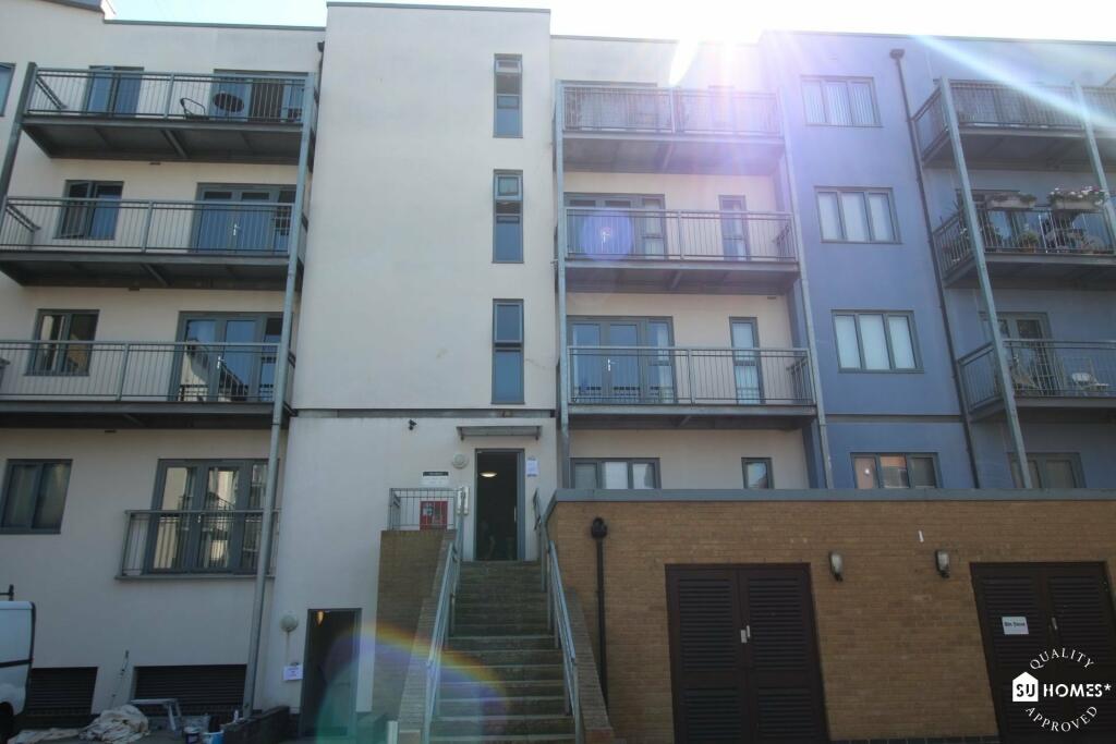 47 Pier Wharf