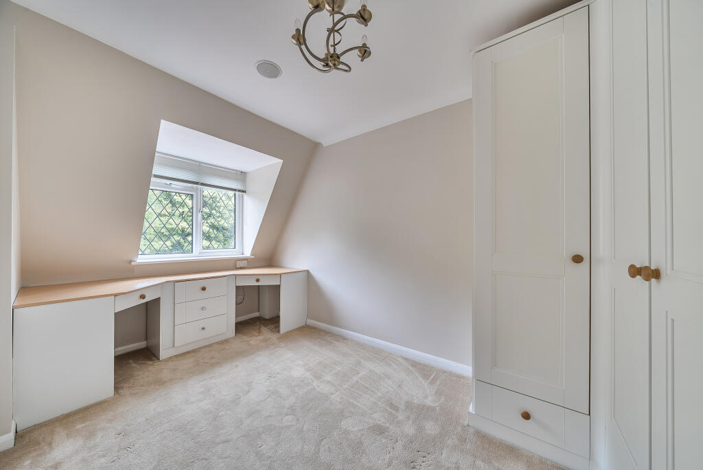 1356296-15-68cace17a74d5