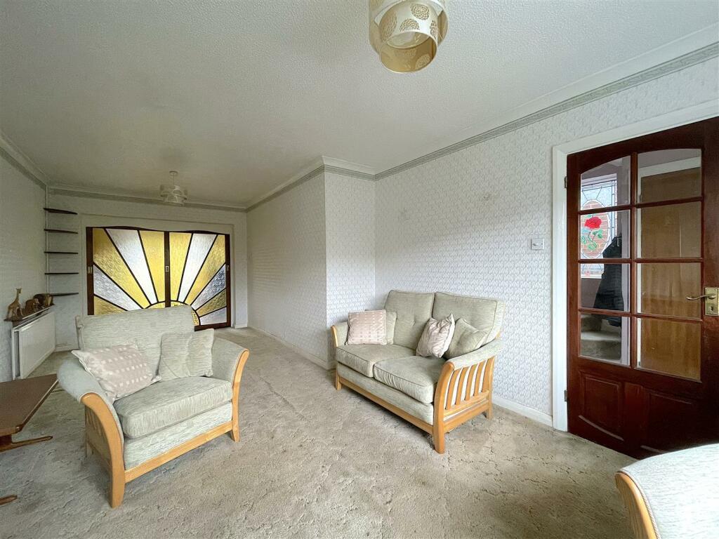 Living Room (2).jpeg
