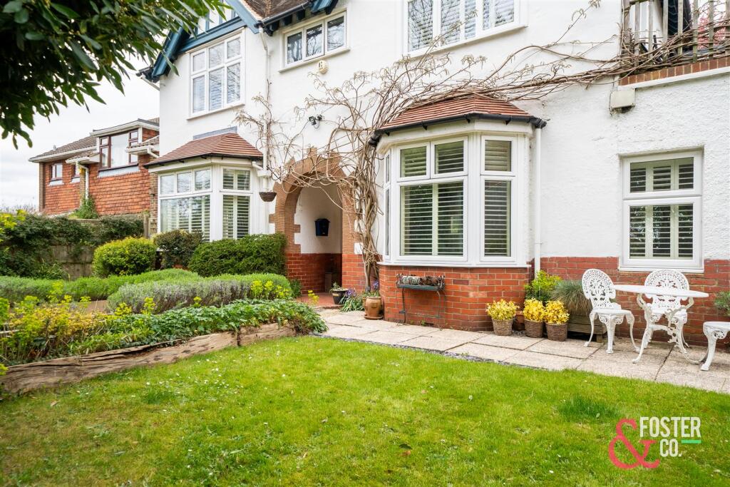 15 SURRENDEN CRESCENT FINSHED EDITS-49.JPG
