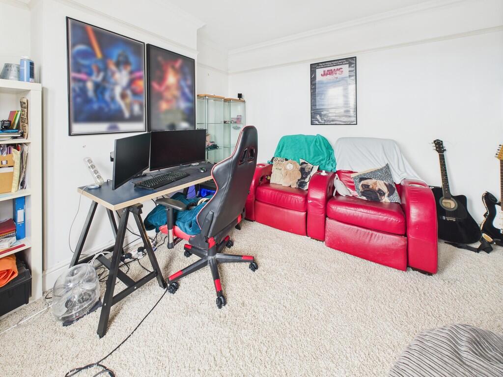 CAM05068G0-PR0032...