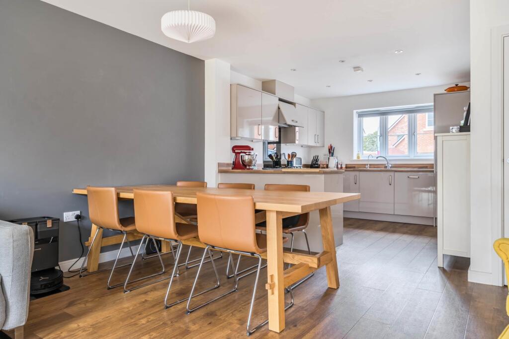 Kitchen Diner 