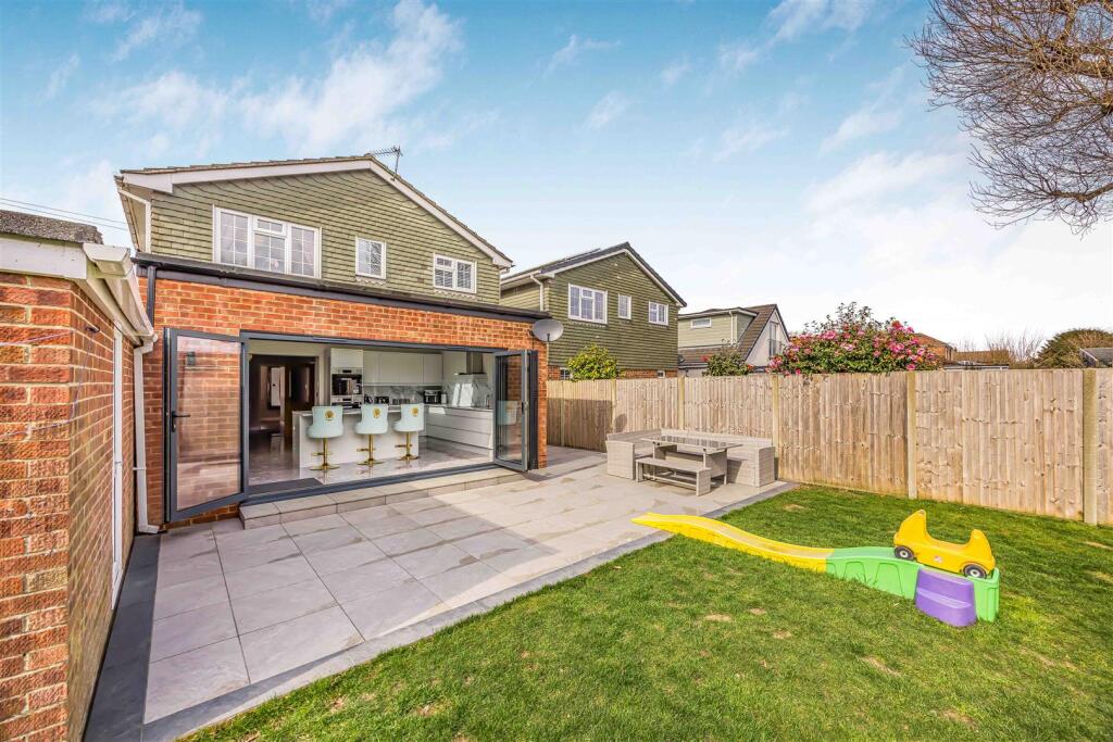 53 Fourth Avenue, Havant-Small-PorticoMarketing-So