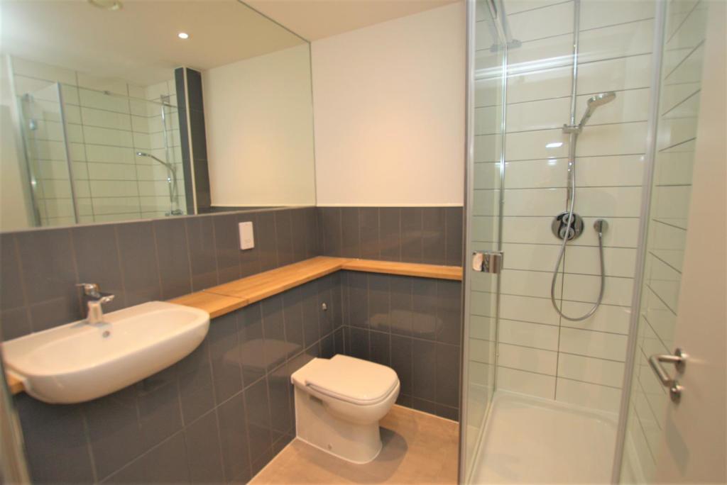 ensuite.jpg