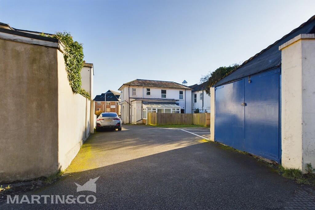 CAM01953G0-PR0084...