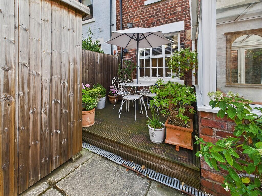 CAM04273G0-PR0157...