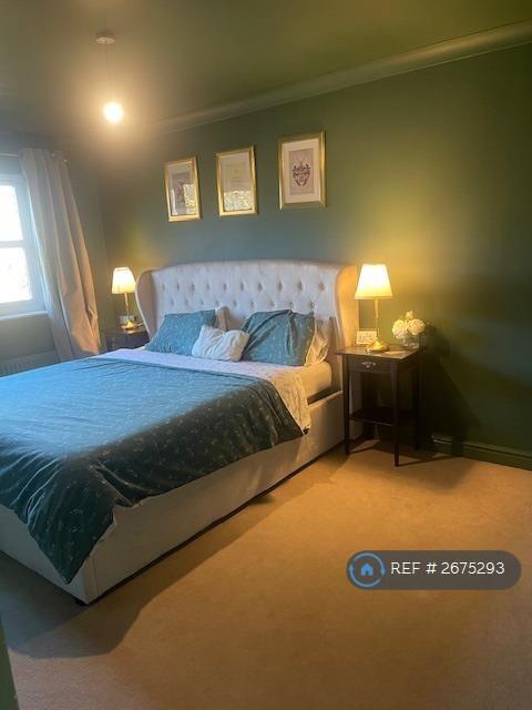 Master Bedroom (Has Ensuite)